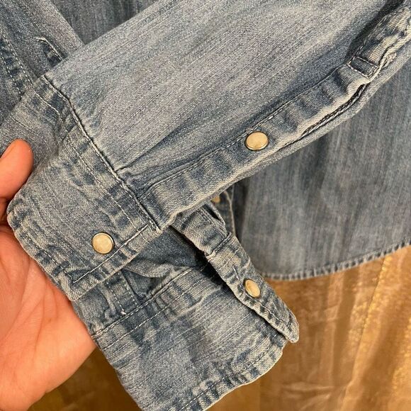 Abercrombie Fitch Womens M Bleach Washed Long Sleeve Denim Button Down Top Shirt - Picture 5 of 7
